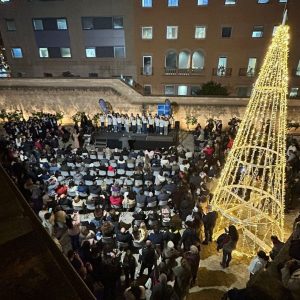Presents a «ECIB canta al Nadal»